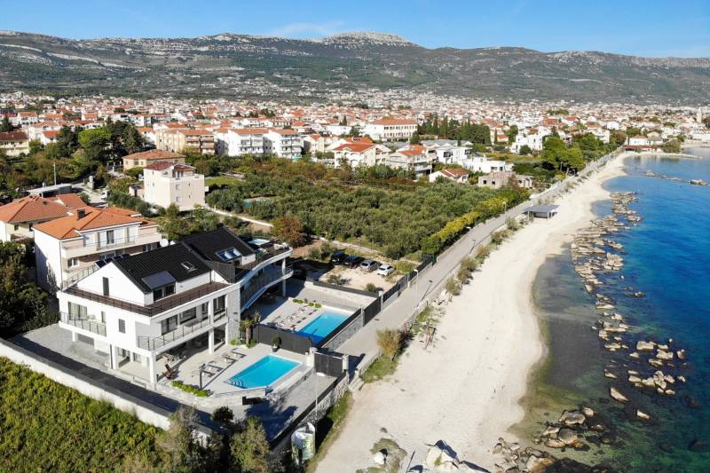 Vila Atlantis na Plaži s Bazenom Trogir
