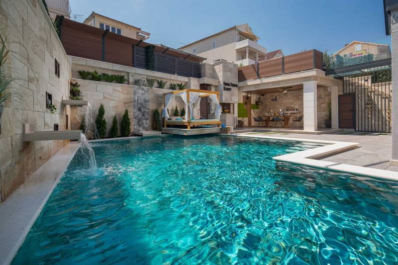 Villa Arbanessa mit beheiztem Pool Trogir