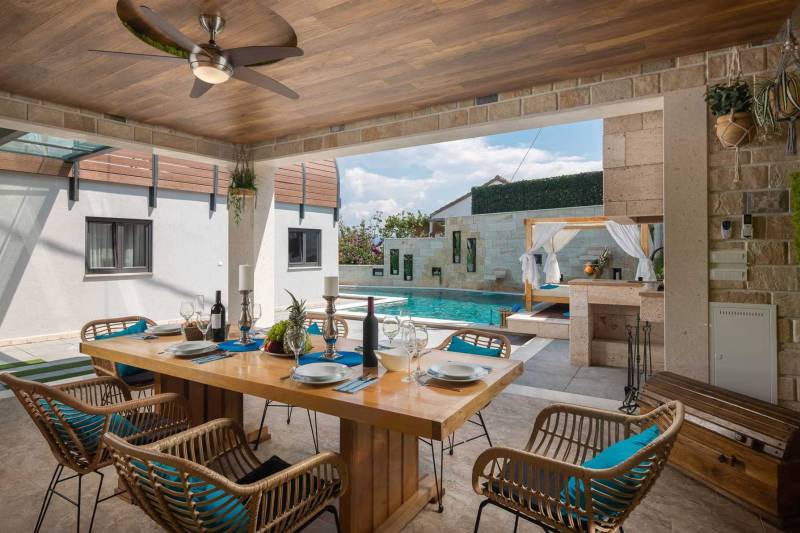 Villa Arbanessa mit beheiztem Pool Trogir