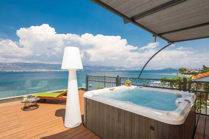 Villa Arbanessa mit beheiztem Pool Trogir