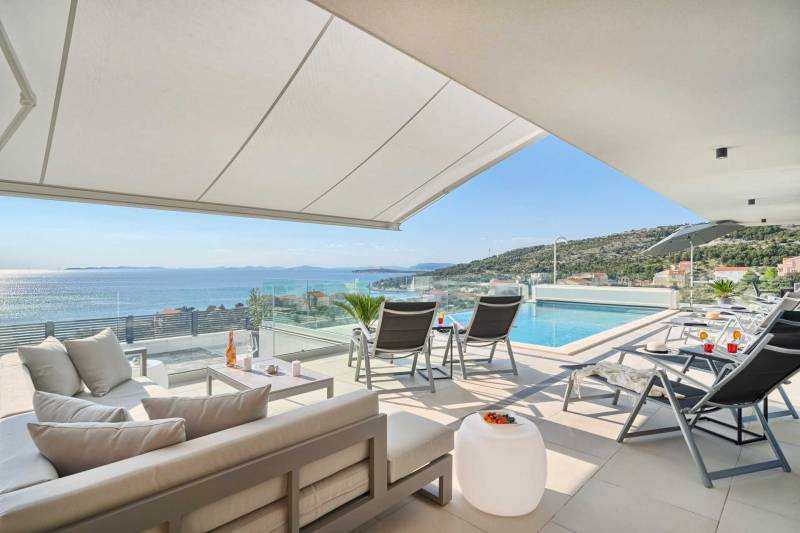 Villa Surfline mit Pool Primošten