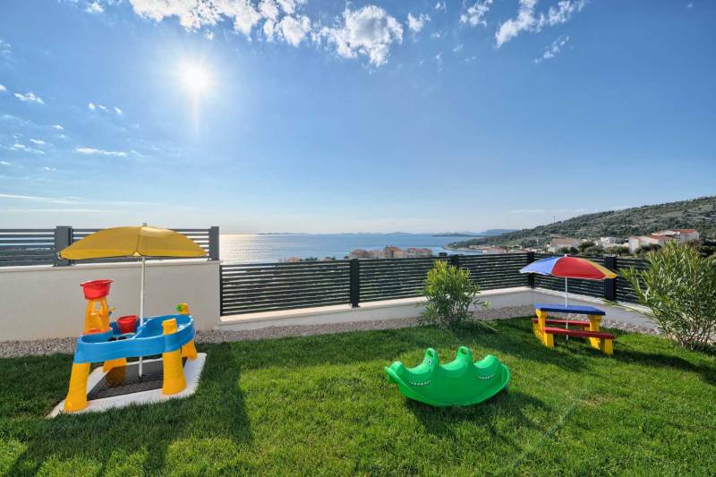 Villa Surfline mit Pool Primošten