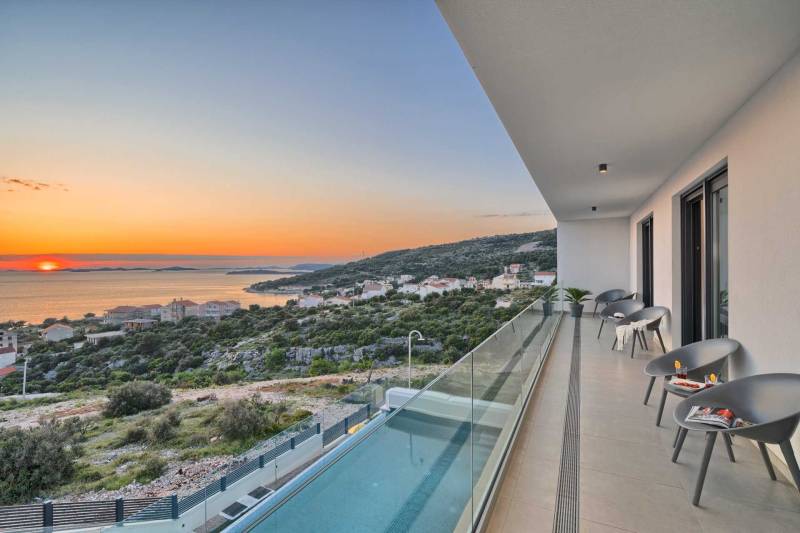 Villa Surfline mit Pool Primošten
