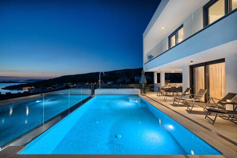 Villa Surfline mit Pool Primošten