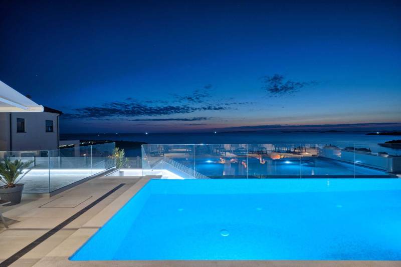 Villa Surfline mit Pool Primošten