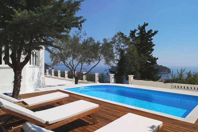 Villa Del Capitano with Pool