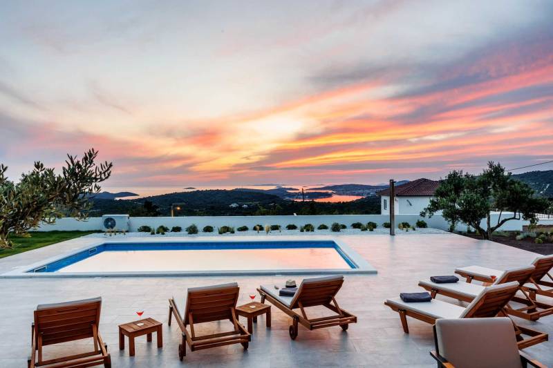 Villa Volare with Pool Primošten