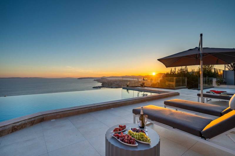 Villa Miradora with Pool