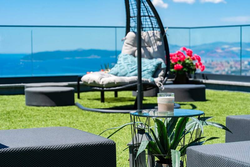 Villa Naaria mit Pool Split