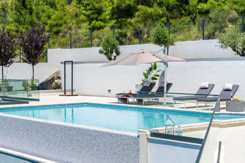 Villa Naaria mit Pool Split