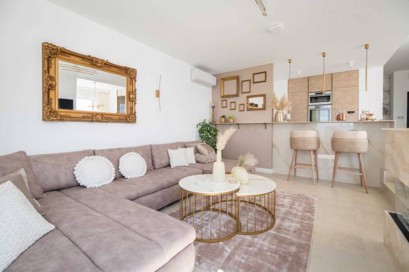 Villa Naaria mit Pool Split