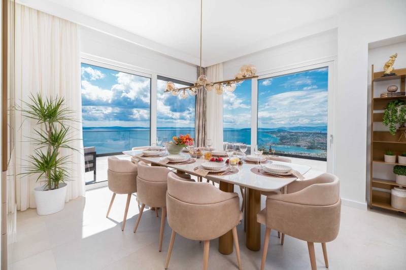 Villa Naaria mit Pool Split