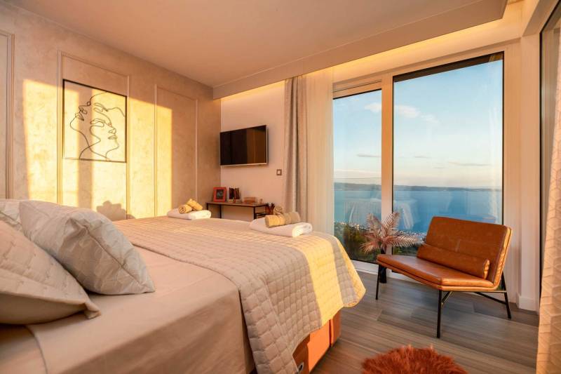Villa Naaria mit Pool Split