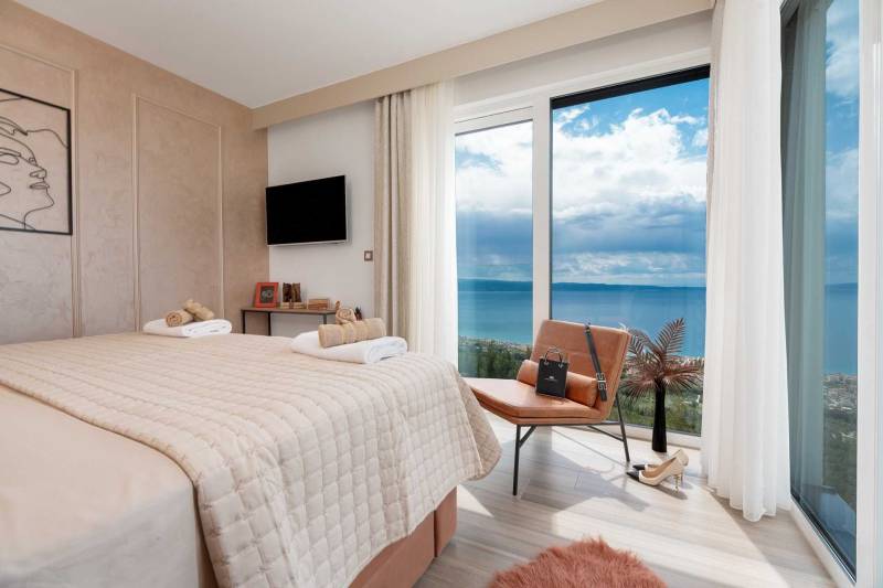 Villa Naaria mit Pool Split