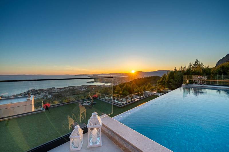 Villa Naaria mit Pool Split