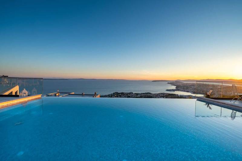 Villa Naaria mit Pool Split
