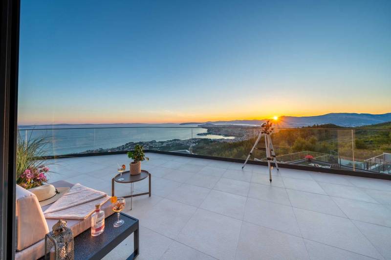 Villa Naaria mit Pool Split