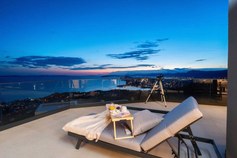 Villa Naaria mit Pool Split