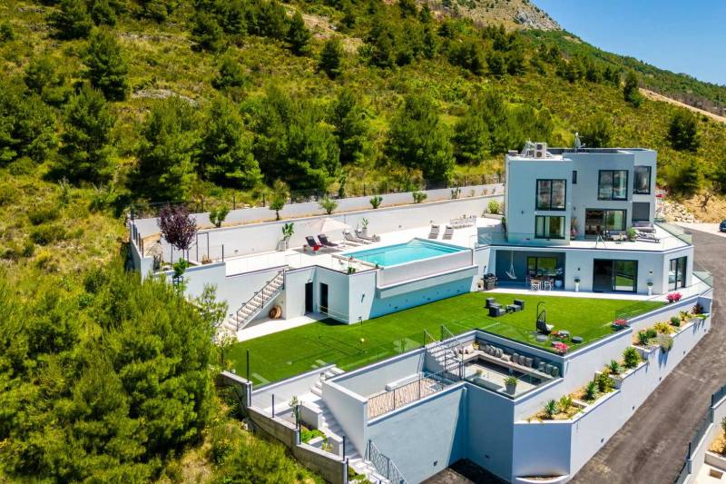 Villa Naaria mit Pool Split