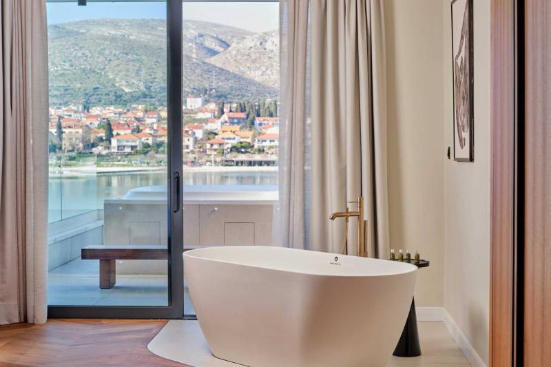 Luksusowa Willa Lunea z Basenem IV Trogir