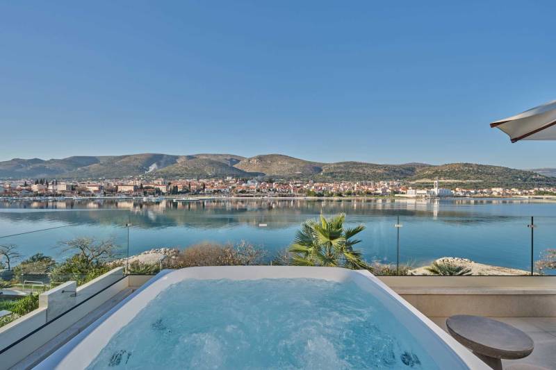 Luksuzna Vila Lunea s Bazenom VI Trogir