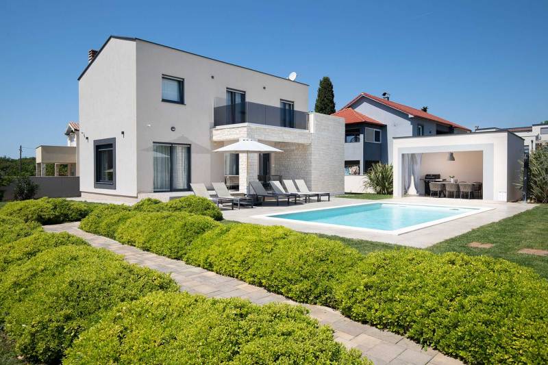 Villa Modesta with Pool