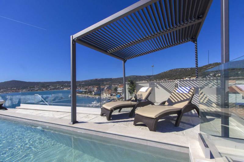 Willa Vela Aurea przy plaży z basenem Trogir