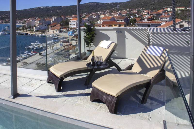 Willa Vela Aurea przy plaży z basenem Trogir
