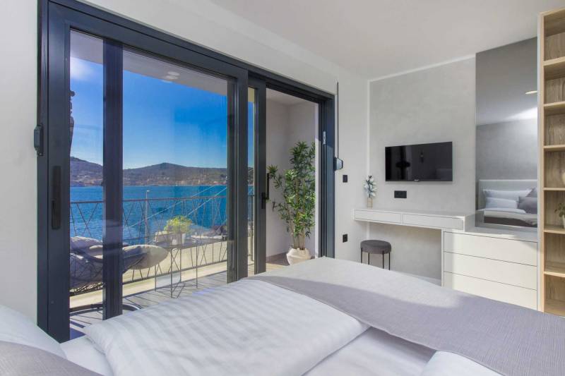 Willa Vela Aurea przy plaży z basenem Trogir