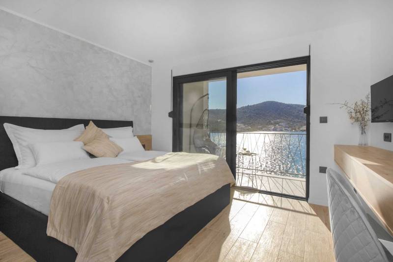 Willa Vela Aurea przy plaży z basenem Trogir