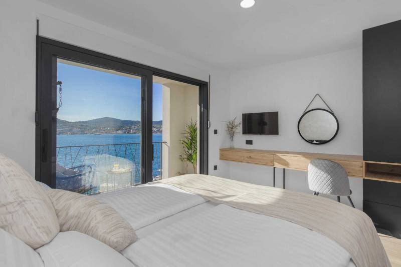 Willa Vela Aurea przy plaży z basenem Trogir