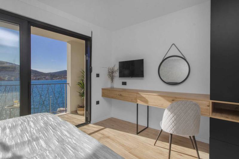 Willa Vela Aurea przy plaży z basenem Trogir