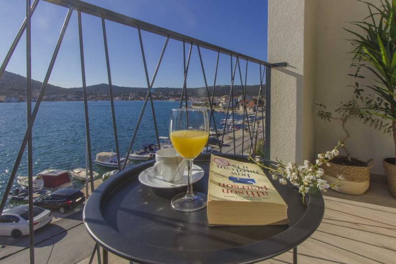 Willa Vela Aurea przy plaży z basenem Trogir