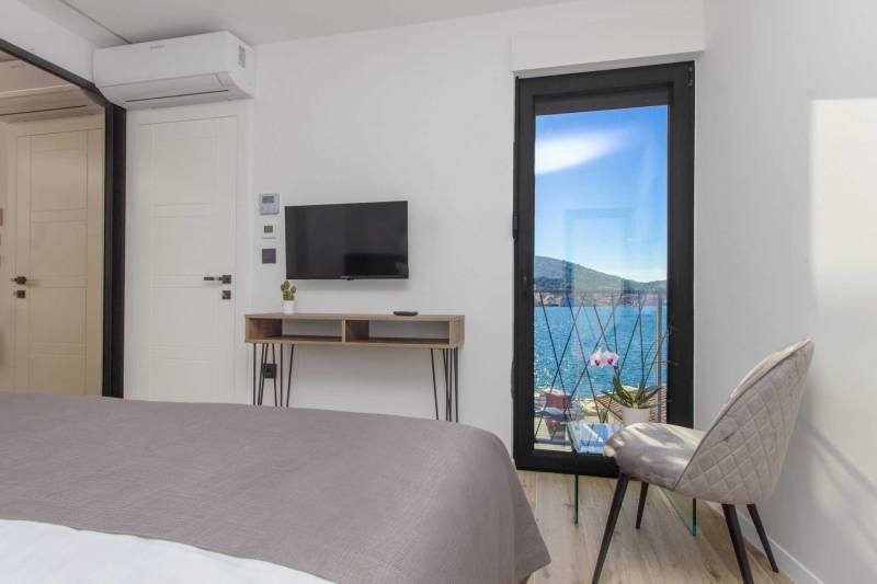 Willa Vela Aurea przy plaży z basenem Trogir