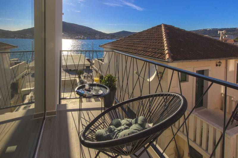 Willa Vela Aurea przy plaży z basenem Trogir