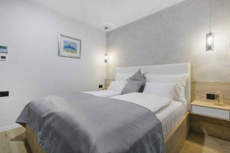 Willa Vela Aurea przy plaży z basenem Trogir