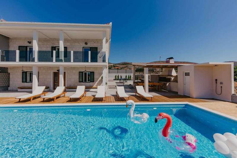 Villa Del Tempo with Pool Trogir