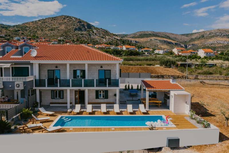 Villa Del Tempo with Pool Trogir