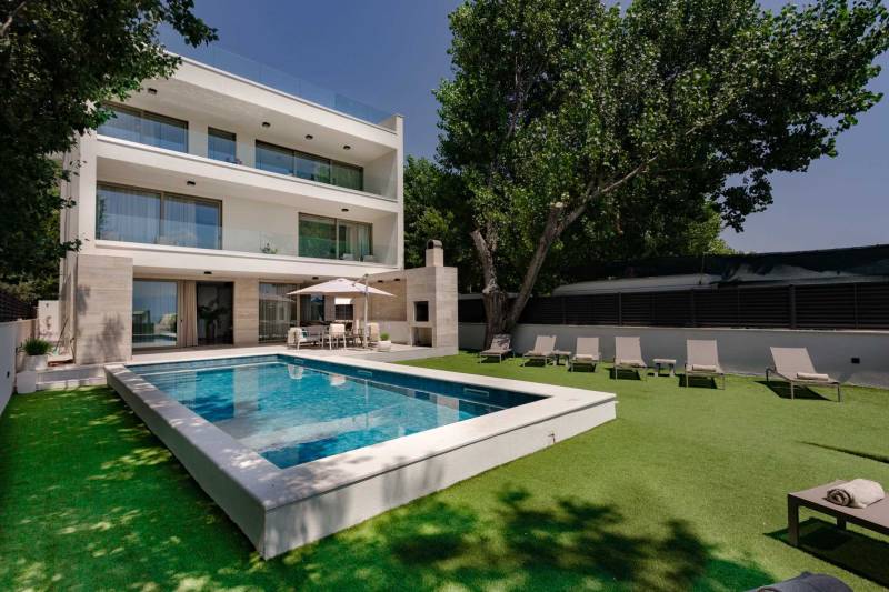Beachfront Villa Summer Drift with Pool