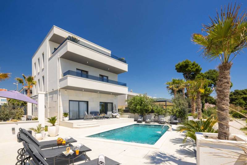 Willa Ines z Basenem Trogir
