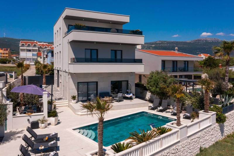 Willa Ines z Basenem Trogir