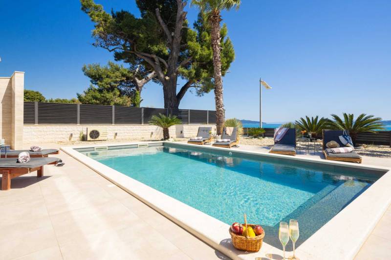 Strandvilla Tota med Basseng Trogir