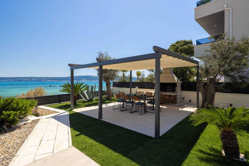 Strandvilla Tota med Basseng Trogir