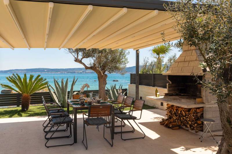 Strandvilla Tota med Basseng Trogir