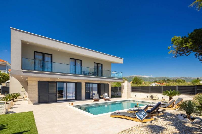 Strandvilla Tota med Basseng Trogir