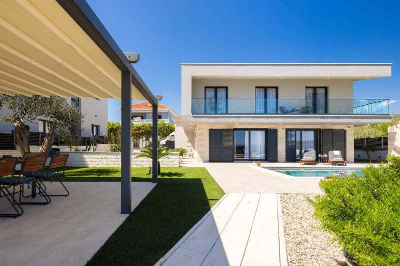 Strandvilla Tota med Basseng Trogir