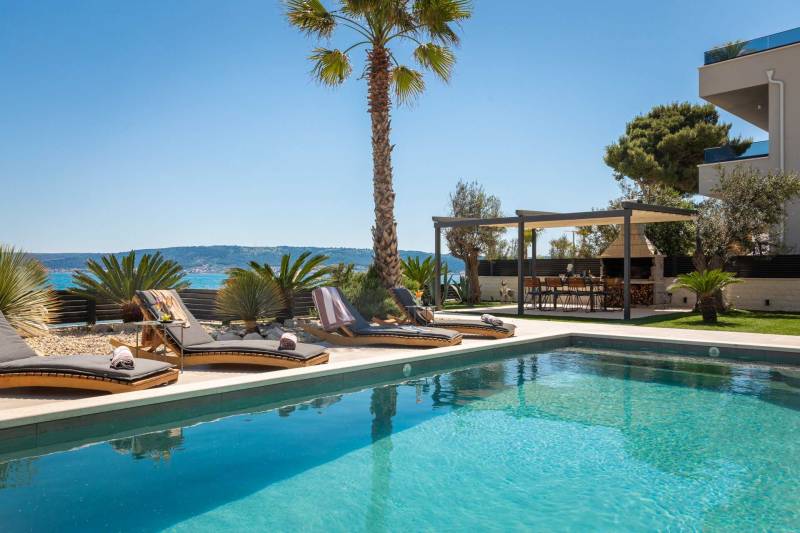Strandvilla Tota med Basseng Trogir