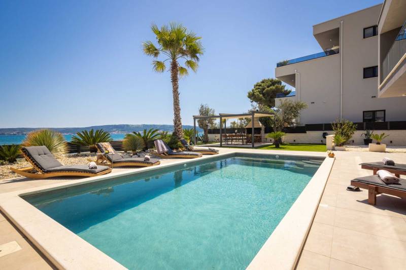 Strandvilla Tota med Basseng Trogir