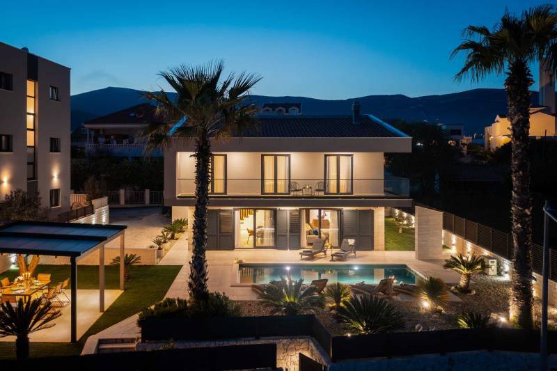 Strandvilla Tota med Basseng Trogir