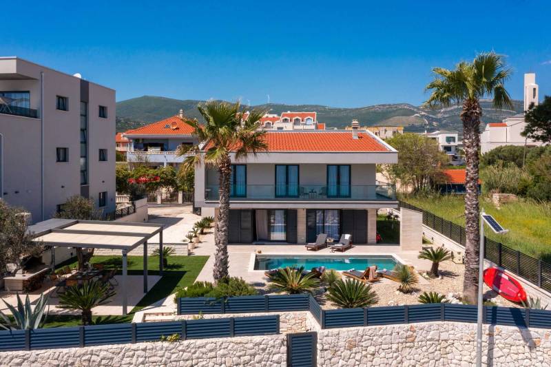 Strandvilla Tota med Basseng Trogir